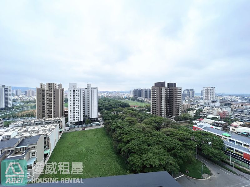 高雄大學京城柏克萊全新3房空屋平車
