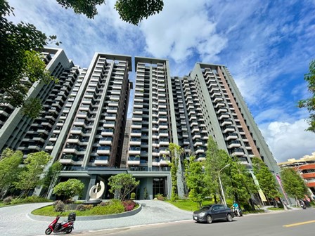 左營悅誠|泳池3房|超大景觀陽台平車