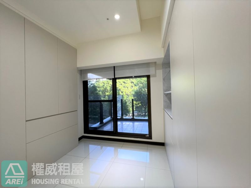 左營悅誠|泳池3房|超大景觀陽台平車