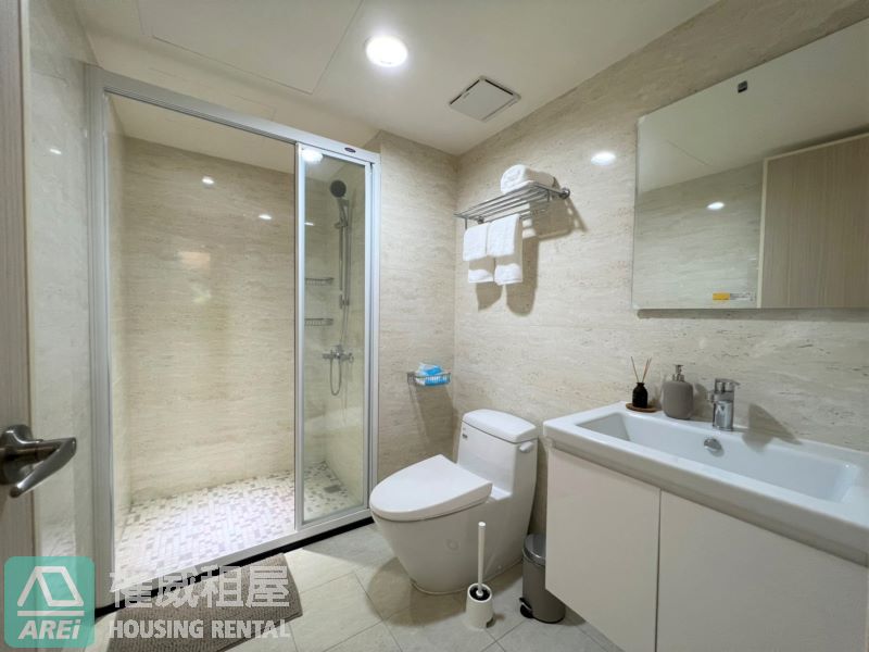 左營悅誠|泳池3房|超大景觀陽台平車