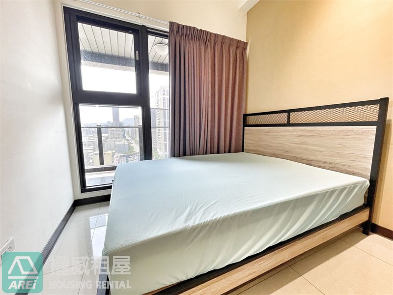 信義國小站大悅邊間泳池景觀兩房平車