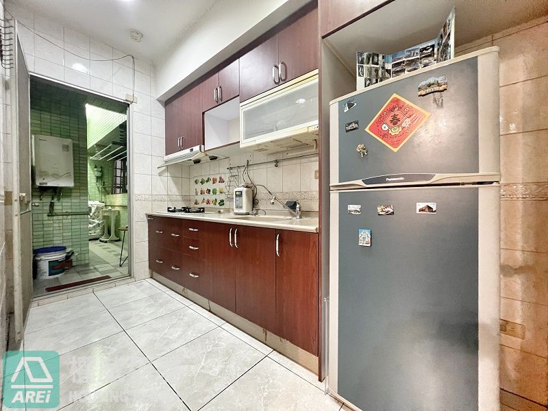 巨蛋MRT博愛100採光3房平車可租補