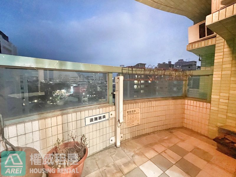 巨蛋MRT博愛100採光3房平車可租補