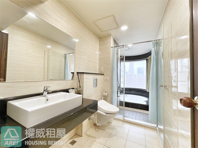 🏙️ R8三多亞灣區・福懋圓方寬敞4 房平車