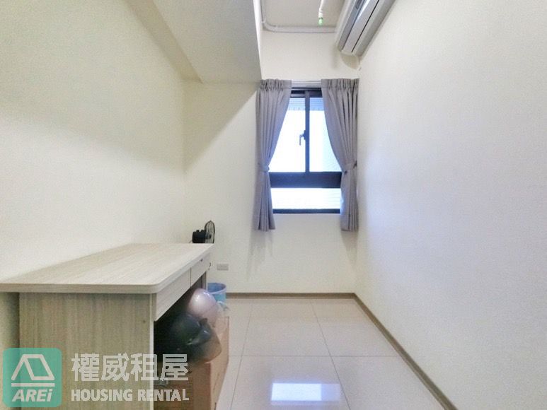 鳳凰綻｜五塊厝MRT樓上舒適2房可租補