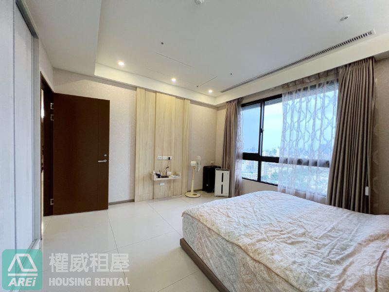 美術館鳳凰會大空間臻美3+1房平車泳池