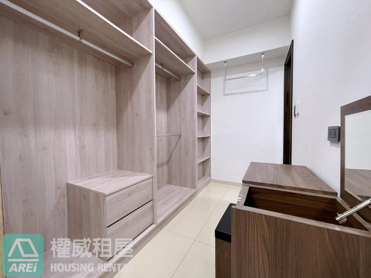 巨蛋鑫巨蛋邊間精裝採光兩房平車