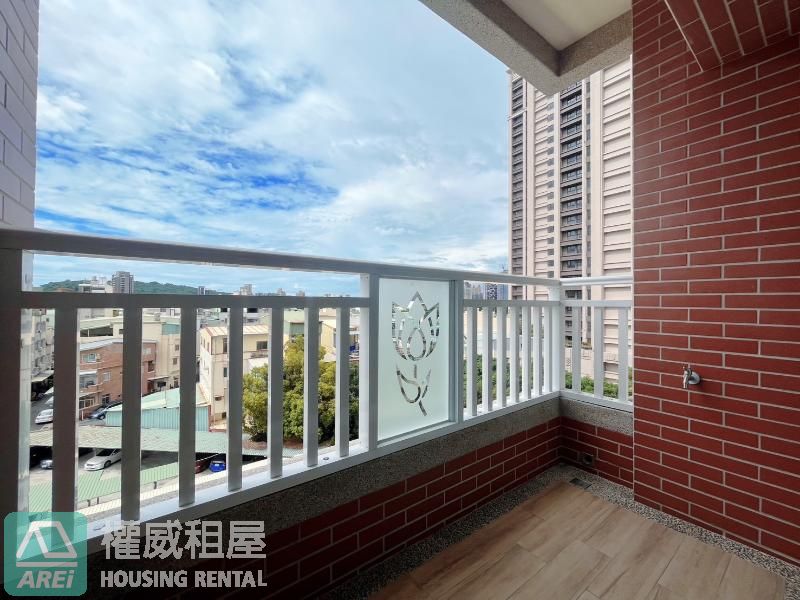 C21美術館｜學院美術之星｜樣品屋3房平車