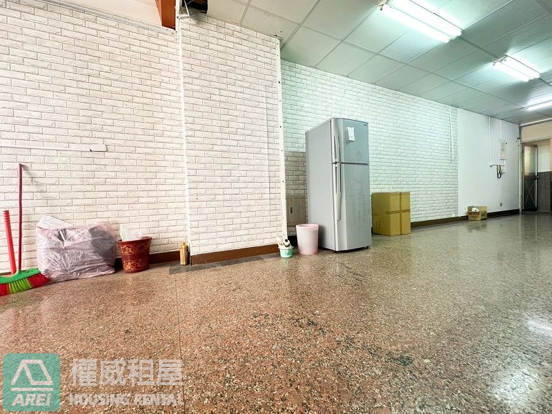 楠梓土庫家樂福隔壁｜1樓樓店店面｜常德