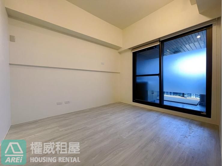 果貿悅誠無印兩房平車可租補可寵