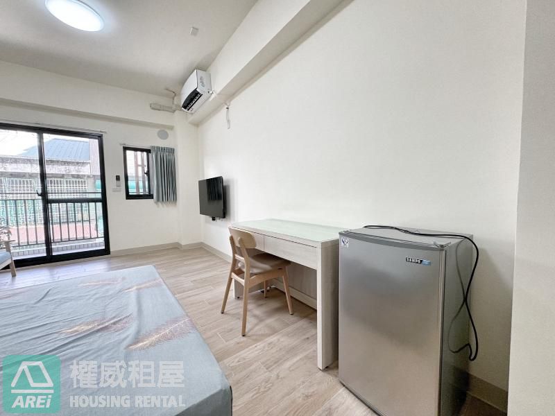 近火車站三塊厝整層套房出租可租補可養貓