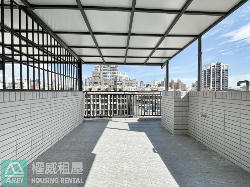 近火車站三塊厝整層套房出租可租補可養貓