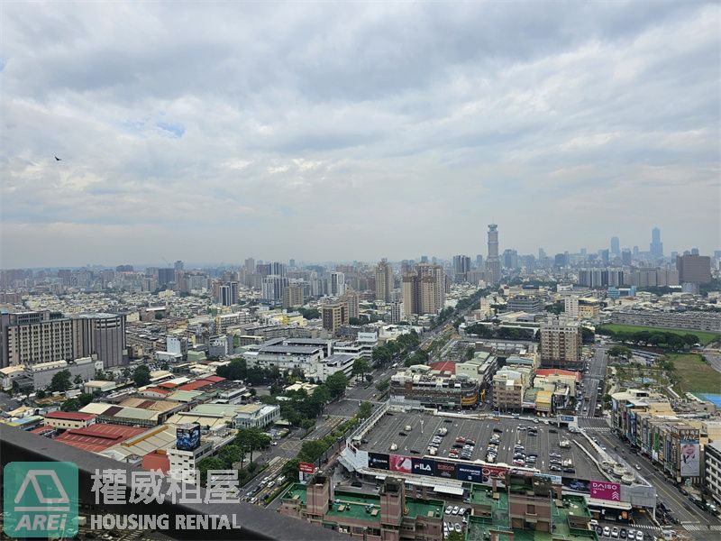 河堤社區｜指標性豪宅｜聯上草雲四房雙平車