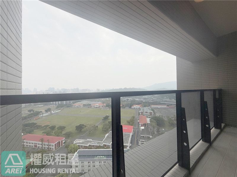 蓮池潭太普美術海泳池無敵美景綠樹2+1房平車