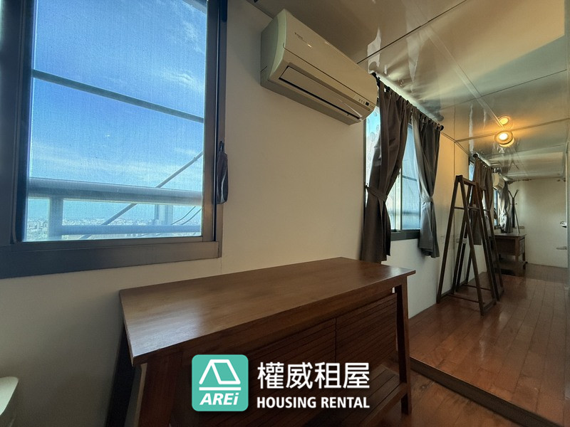 高樓層景觀三房｜摩天高雄｜近捷運三多站｜外商最愛｜可公司可租補