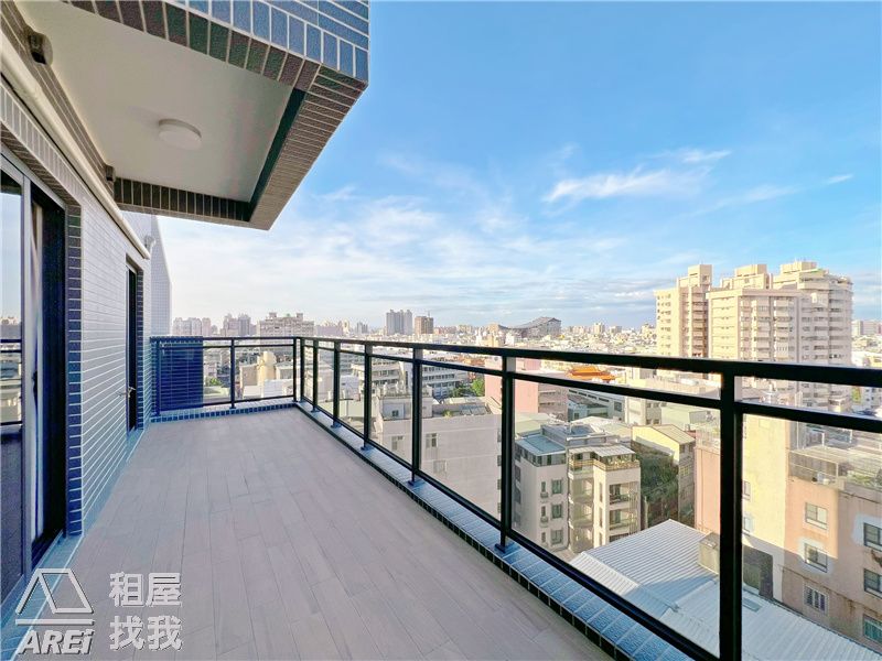 鳳山西站MRT晴森超美景觀大露臺1+1房平車