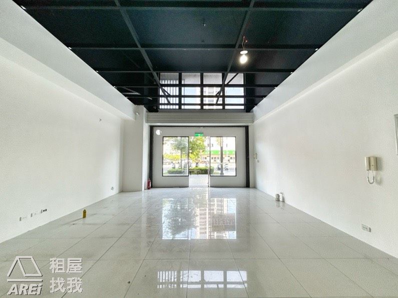 陽光新未來｜土庫商圈挑高臨路店面+車位