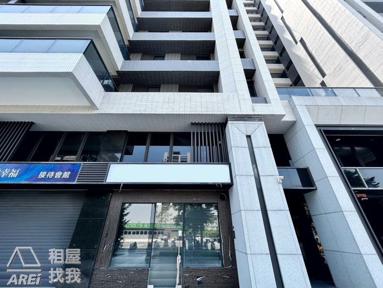 陽光新未來｜土庫商圈挑高臨路店面+車位