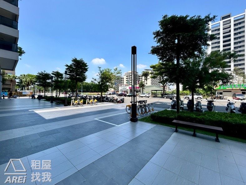 陽光新未來｜土庫商圈挑高臨路店面+車位