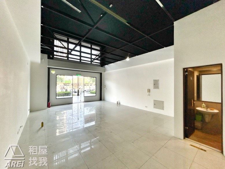 陽光新未來｜土庫商圈挑高臨路店面+車位