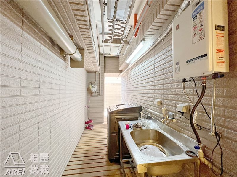 後勁MRT沐提斯精美大露臺2+1房平車