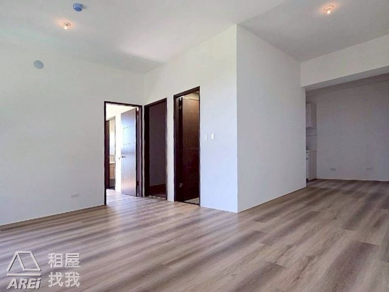 台南東區．新都心│清景麟研森│全新2+1房平車