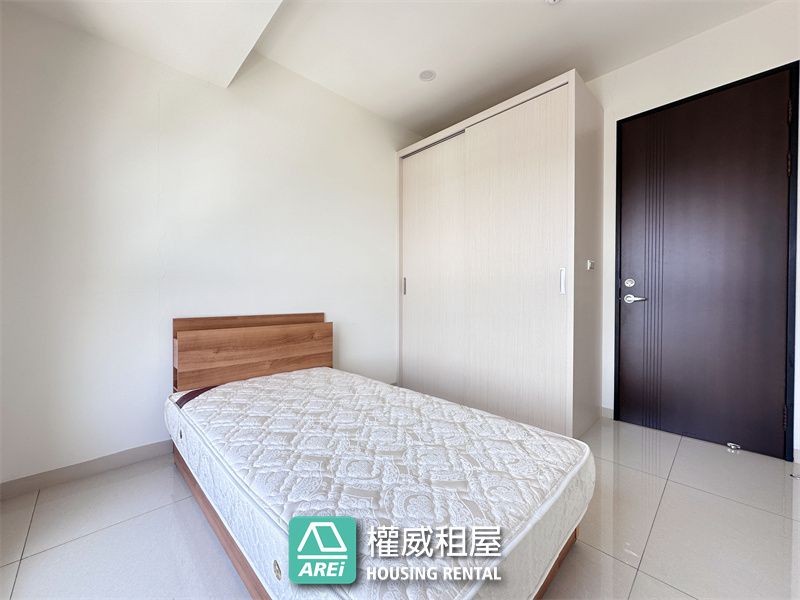 台南安平｜領袖特區｜高樓景觀質感3+1房平車