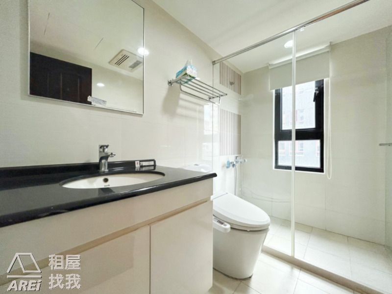 鹽埕埔MRT港灣麗池3平車