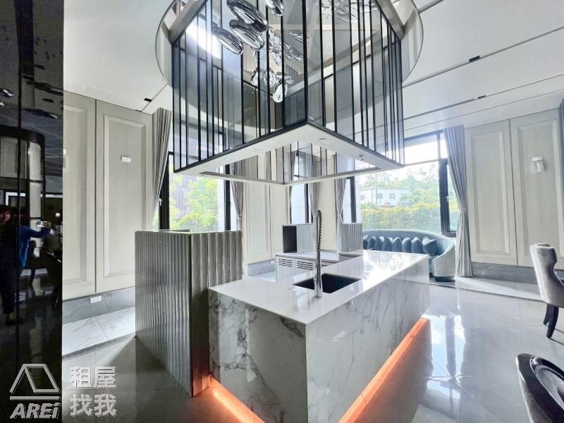 澄清湖仁雄商圈｜芳崗澄品｜2+1房平車
