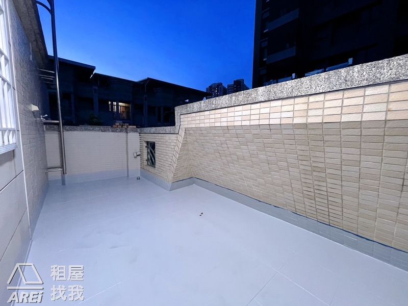 左營高鐵溫馨日式宅透天可停雙車
