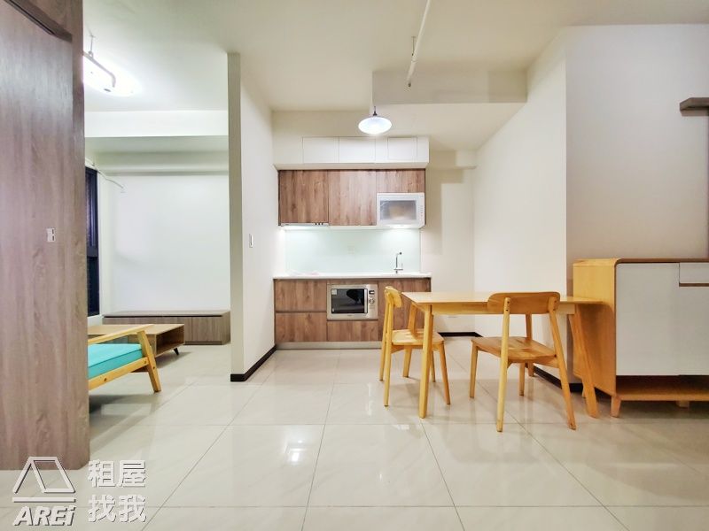 高雄小天母∣河堤世界首租簡約二房
