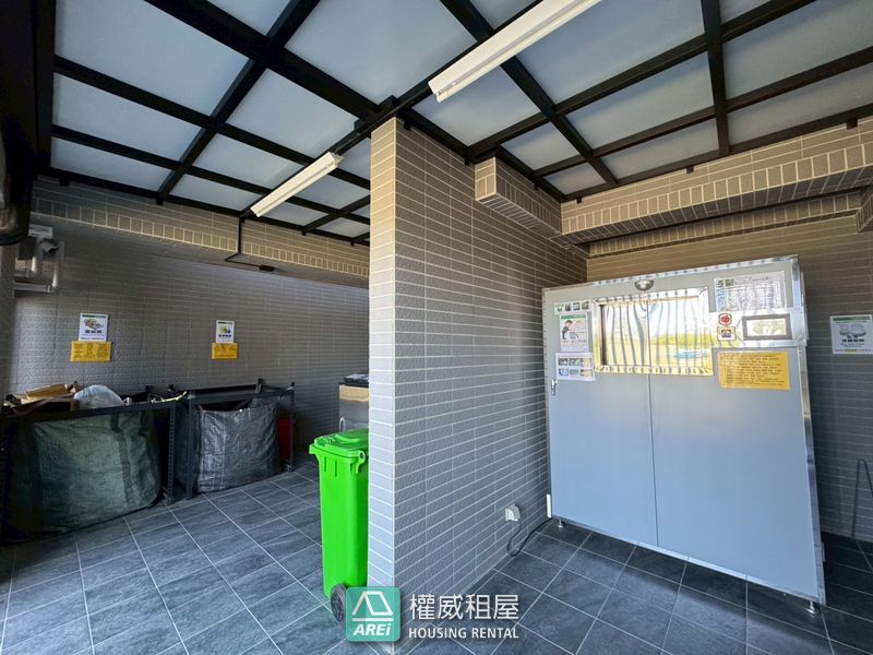 高大特區∣大客廳∣三房平車∣蔚藍海19