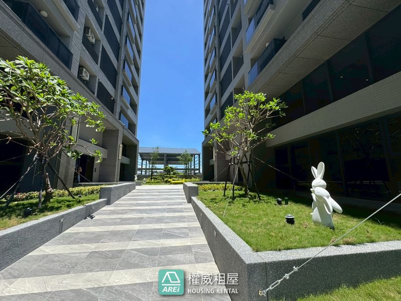 高大特區∣大客廳∣三房平車∣蔚藍海19