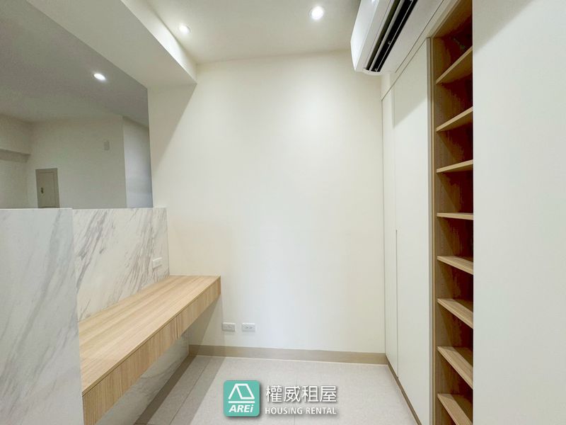 鳳山｜大東捷運火車站｜2+1房2衛｜微笑城堡全新未住可租補