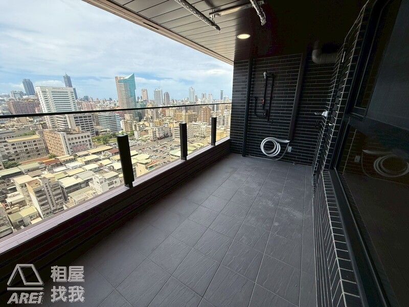 近高雄火車站|R11|全新空屋大套房|時尚帝寶