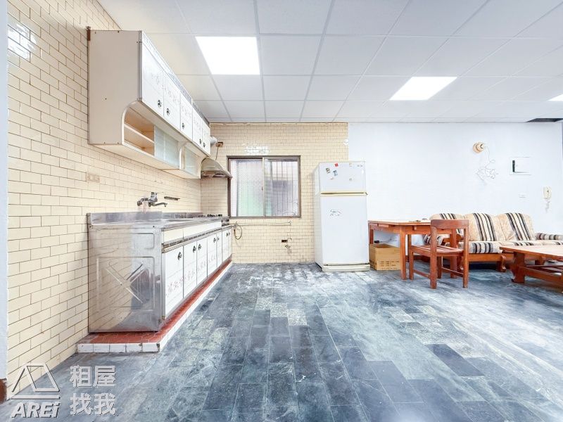 【信義國小MRT】大四房｜可租補｜寵物友善｜5F健身公寓
