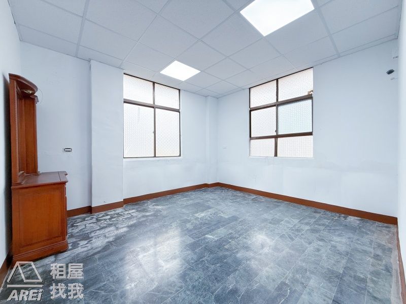 【信義國小MRT】大四房｜可租補｜寵物友善｜5F健身公寓