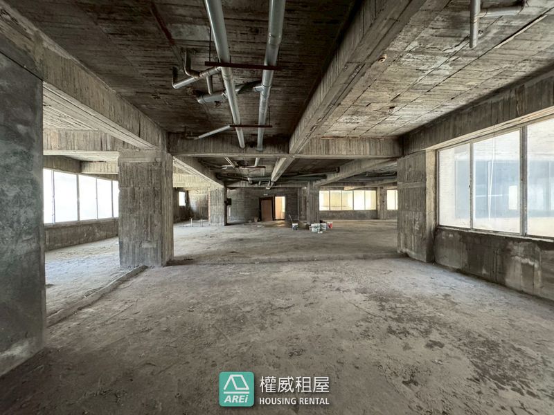 鹽埕商辦∣餐廳∣倉庫辦公室∣洗腎中心∣日照中心近四百坪