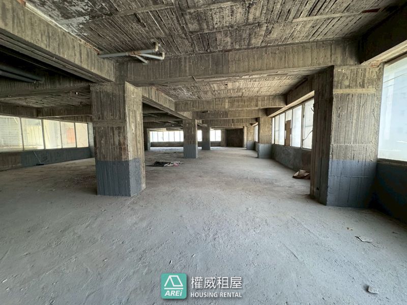 鹽埕商辦∣餐廳∣倉庫辦公室∣洗腎中心∣日照中心近四百坪