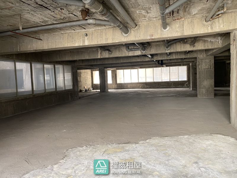 鹽埕商辦∣餐廳∣倉庫辦公室∣洗腎中心∣日照中心近四百坪