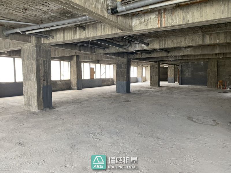 鹽埕商辦∣餐廳∣倉庫辦公室∣洗腎中心∣日照中心近四百坪