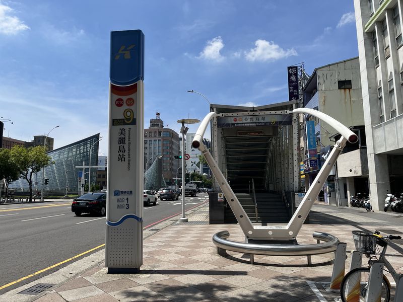 美麗島捷運站辦公室補習班｜權狀177坪