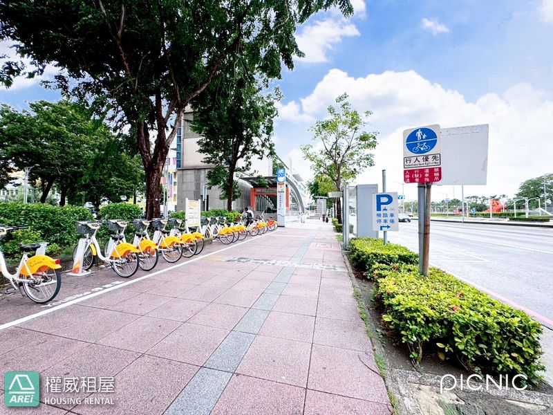 MRT 捷運09苓雅運動公園站|商辦辦公室|京城財經大樓