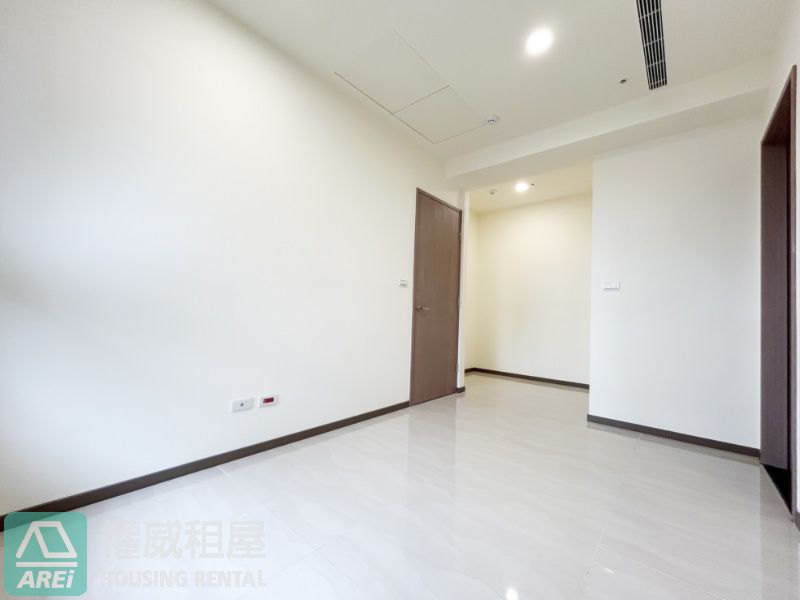 亞灣和陸寓邸高樓層全新空屋3房平車