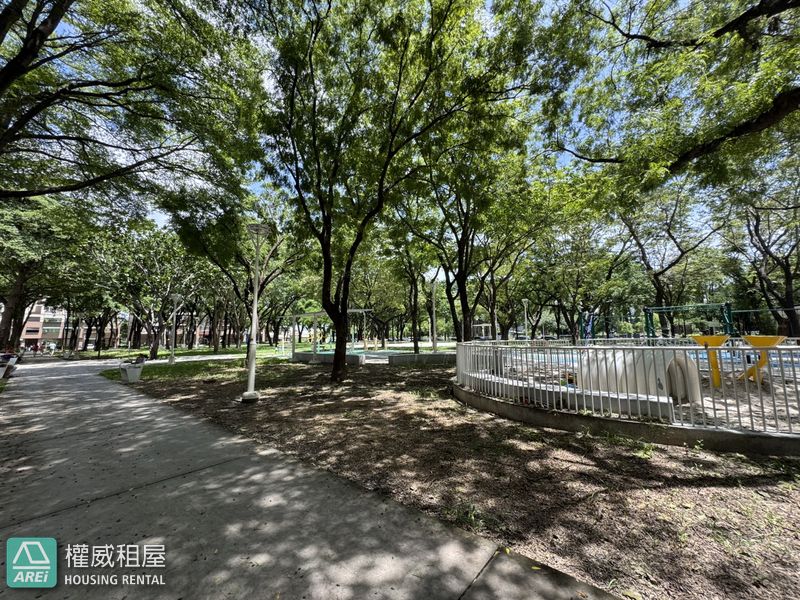 楠梓土庫家樂福隔壁｜1樓樓店店面｜常德