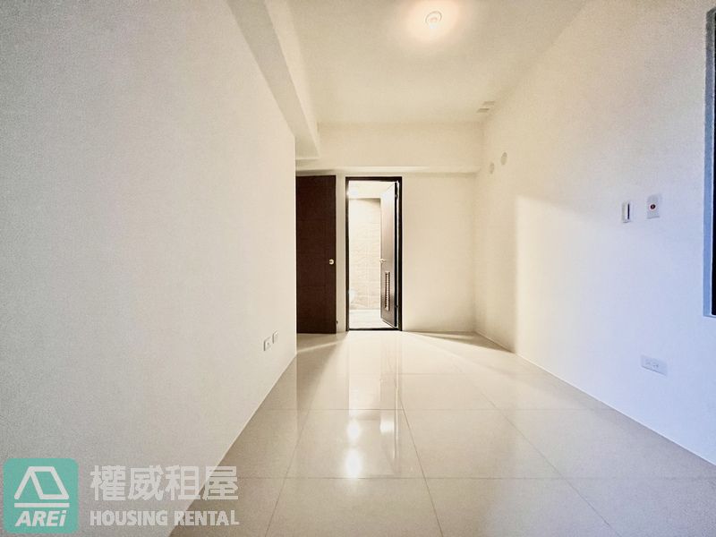 楠梓高大特區｜崑庭馥御｜可租補｜大平車