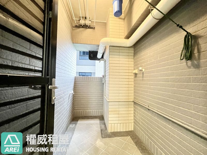 楠梓高大特區｜崑庭馥御｜可租補｜2房2衛+雙平車