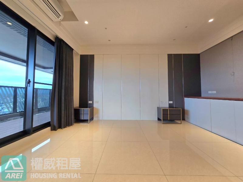 美術館龍騰極緻4房2廳3衛2陽台+雙平車