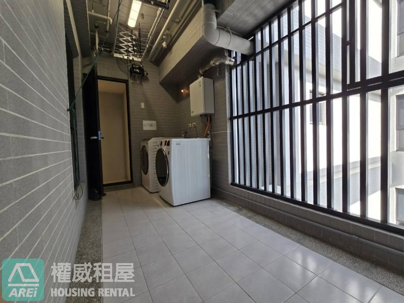 美術館龍騰極緻4房2廳3衛2陽台+雙平車