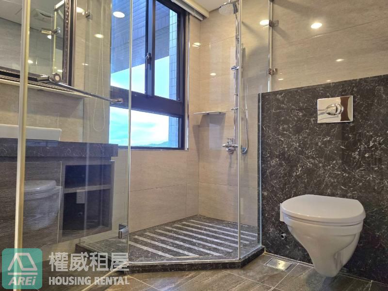 美術館龍騰極緻4房2廳3衛2陽台+雙平車